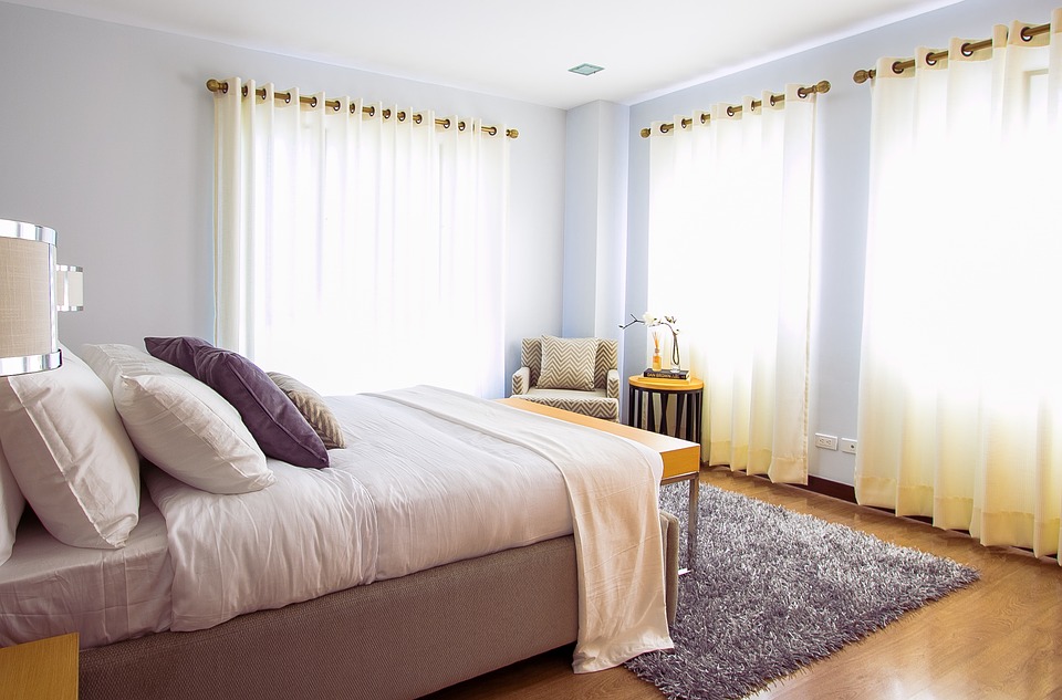 Astuces pour réussir la décoration d’intérieur d’une chambre d’adultes