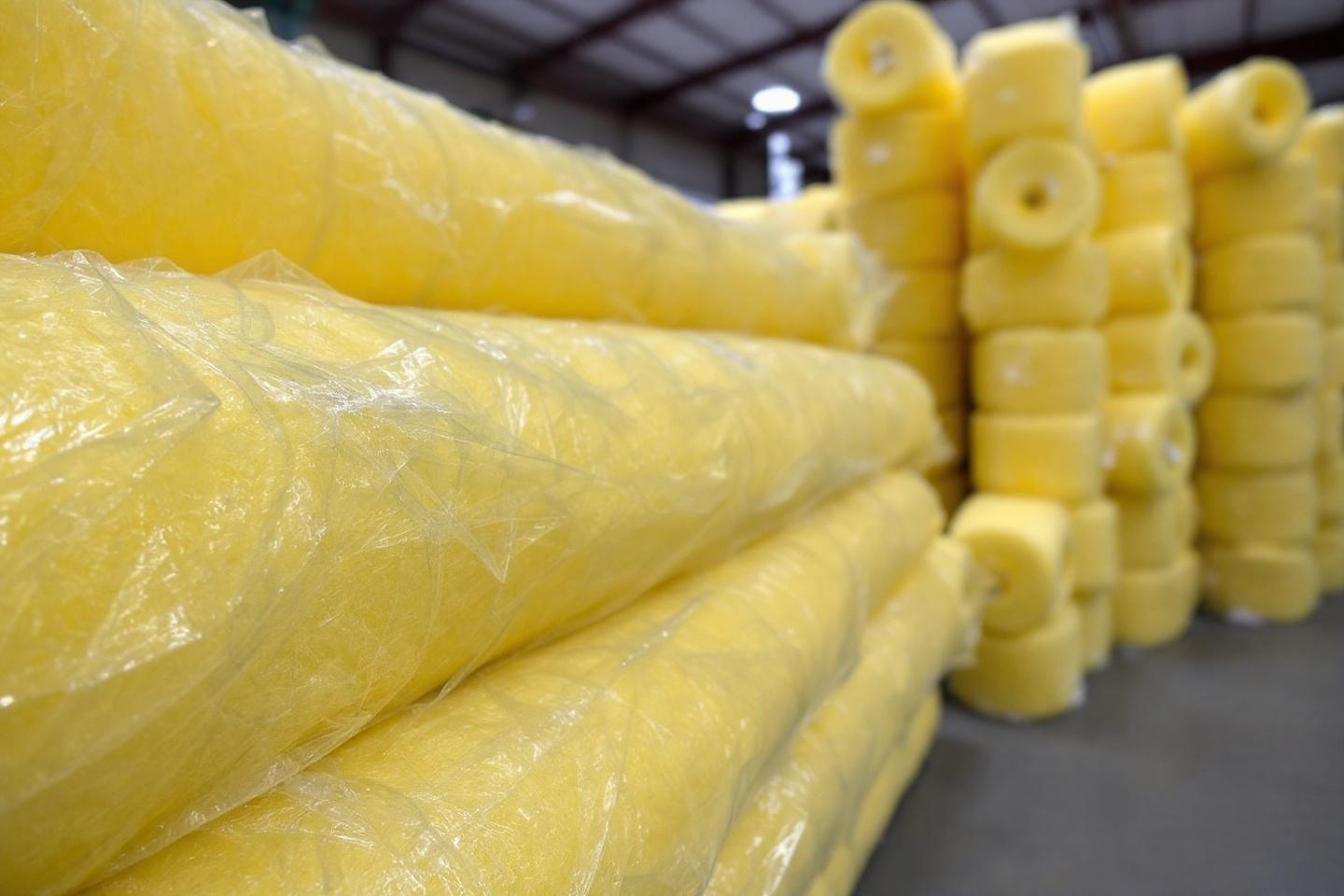 Combien de rouleaux de laine de verre pour 100 m² : calcul et quantité