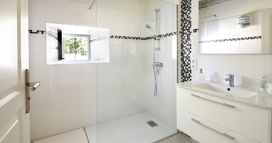 Comment aménager une petite salle de bain ?