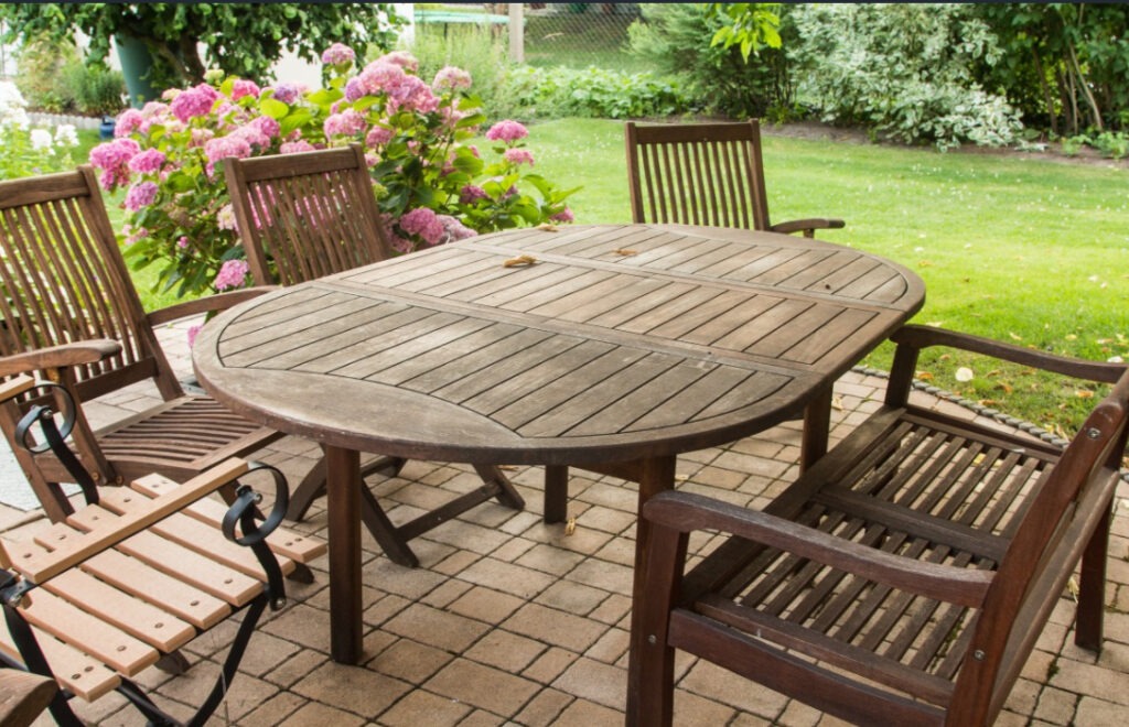 Entretenir son salon de jardin