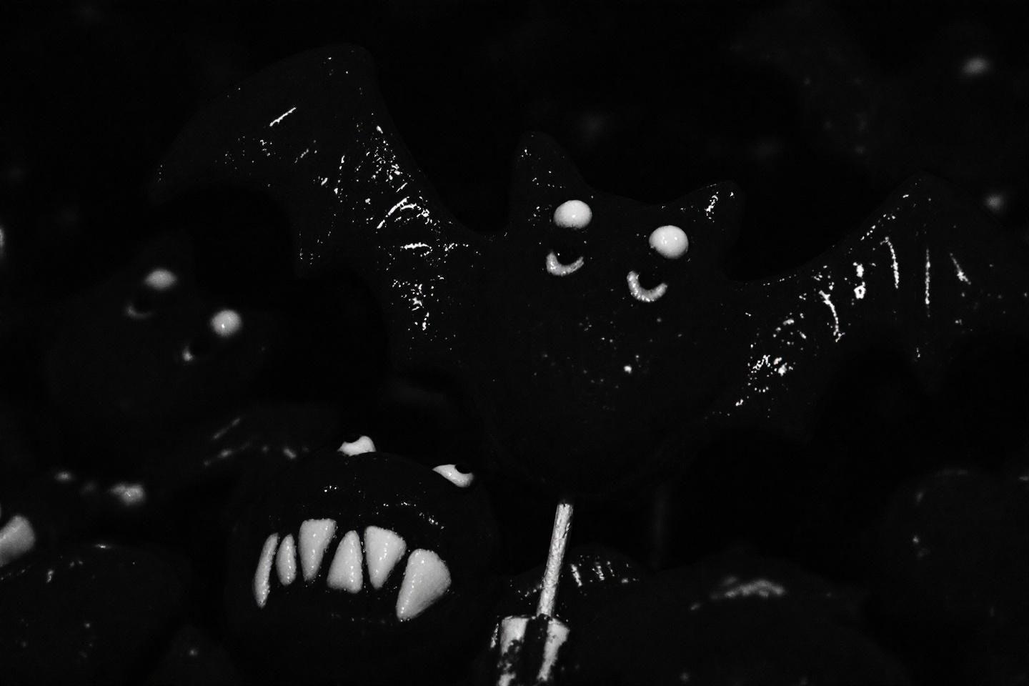 Dents de chauve-souris : découverte des secrets et jouets pour Halloween