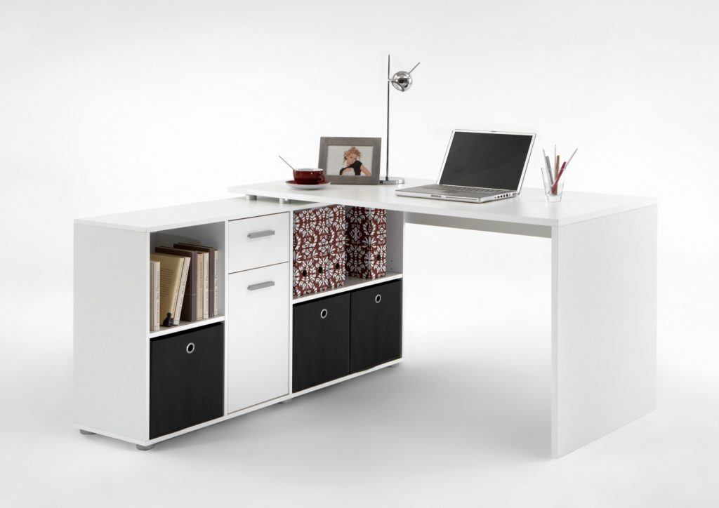 Utiliser un bureau d'angle permet d'optimiser l'espace