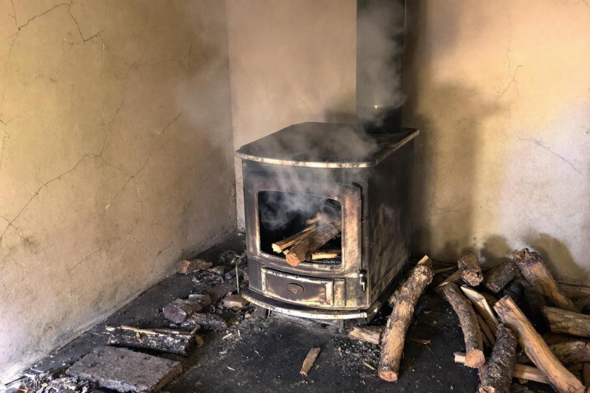 Les inconvénients du chauffage au bois que les vendeurs refusent de mentionner