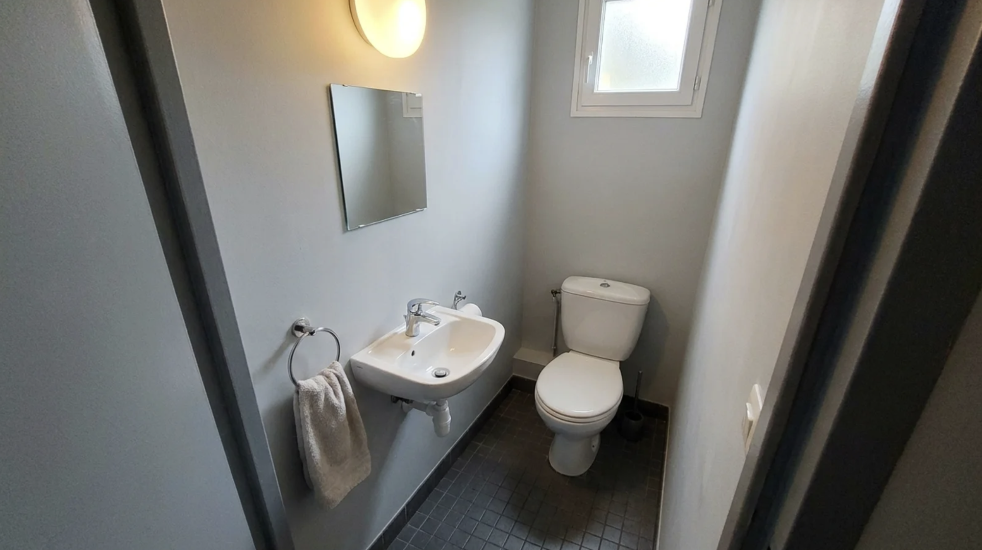 Installer un point d'eau dans un WC de moins de 2 m²