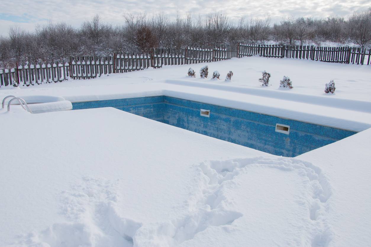 protéger sa piscine durant l'hiver