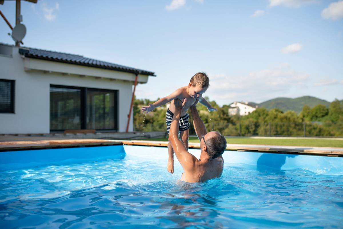 Retour de vacances : comment récupérer sa piscine ?