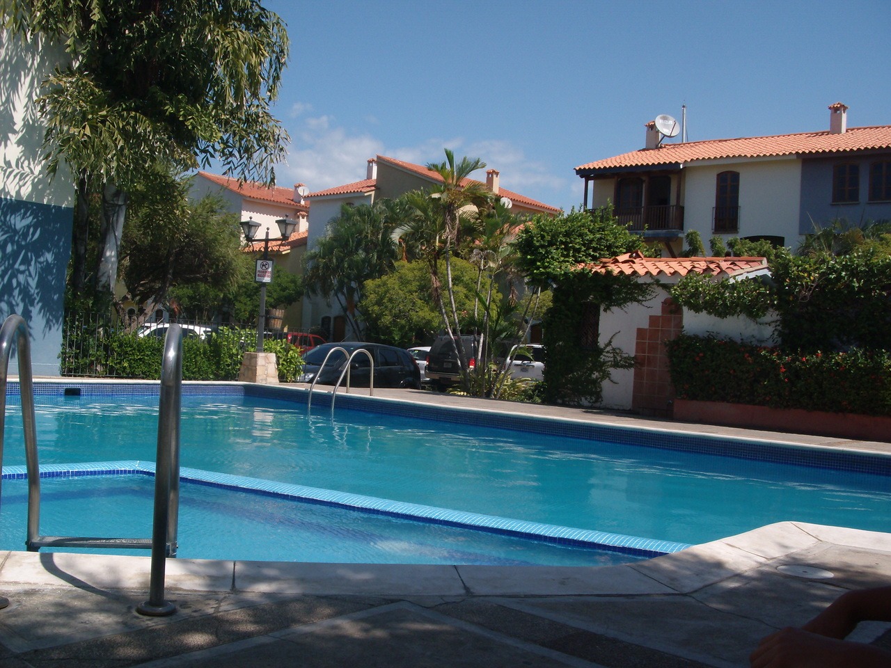 Revêtement de plage de piscine : offrez-vous un bassin au style unique