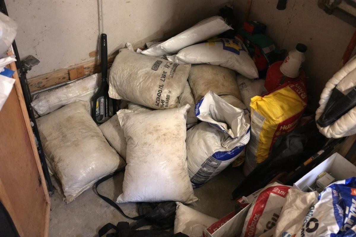 Stockés dans le garage ? Vos pellets peuvent être quasiment inutilisables