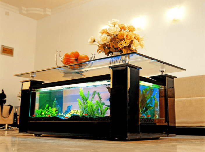 Un salon unique grâce à la table basse aquarium